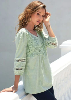 Light Green V Neck Lace Stitching T Shirt -Women Clothing Sales Store 289103 P 16382554988642